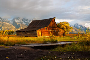 Read more about the article Timeless Beauty: The TA Moulton Barn on a Rainy Golden Morning